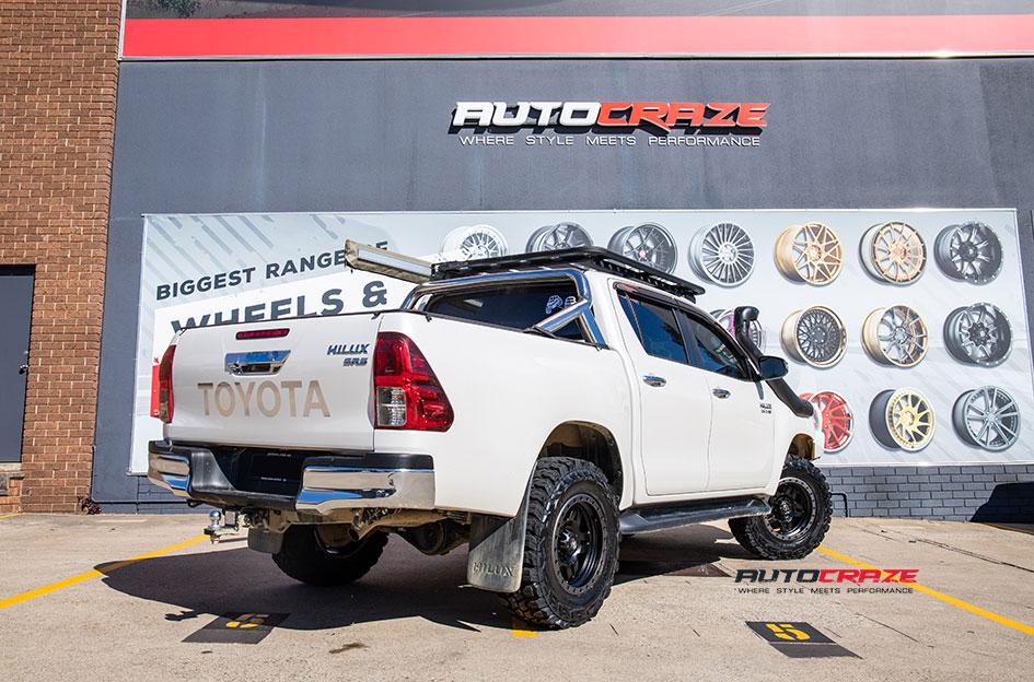 TOYOTA HILUX N80 4WD ANZA MATTE BLACK WITH ANTHRACITE RING